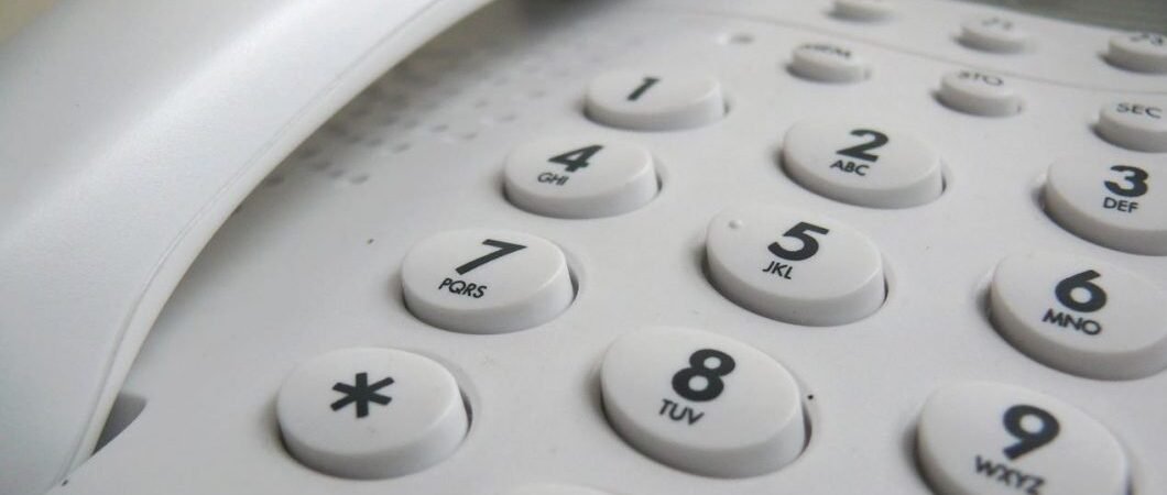 Você ainda tem? Brasil fecha 2025 com 20 milhões de telefones fixos