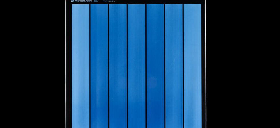 Microsoft aposta em armazenamento de dados em vidro para arquivos de longo prazo (10 mil anos)