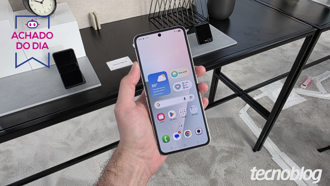 Voltou: Galaxy Z Flip 7 FE tem 56% OFF em promoção imbatível