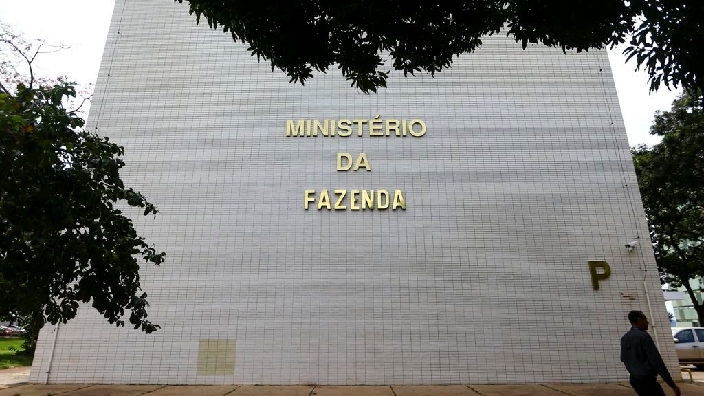 Governo desiste de aumentar imposto de smartphones e eletrônicos