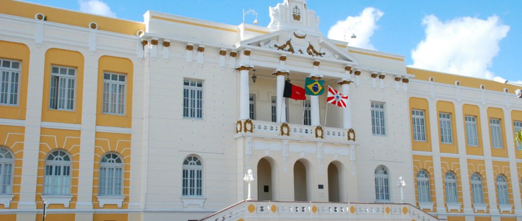 Advogado tenta prompt injection de IA e recebe multa de R$ 32,8 mil