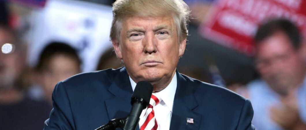 Trump diz que Apple vai fabricar chips com ajuda da Intel